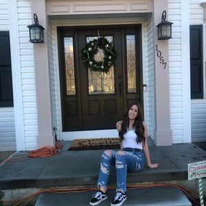 Meet your Posher, Ella